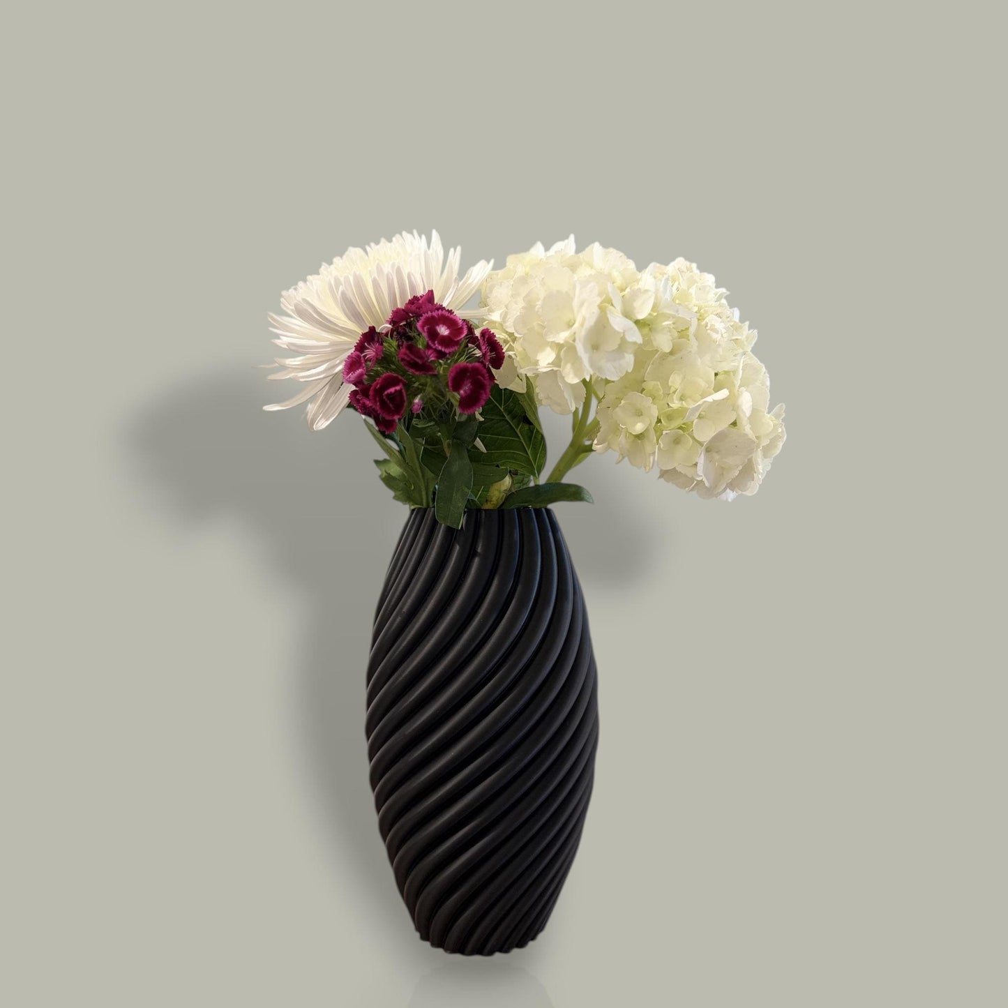 Modern Ribbed Vase | 3D Printed PLA Home Decor Centerpiece